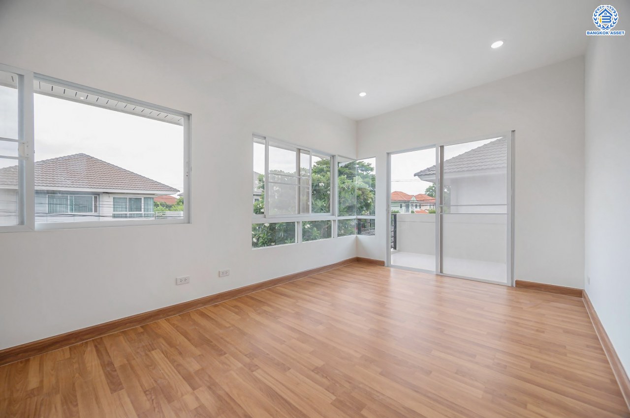 บ้านมือสองตกแต่งใหม่ โครงการ เพอร์เฟคพาร์ค วัดพระนอน จากแบรนด์ Property Perfect เนื้อที่ 56.3 ตร.ว. ฟังก์ชันจัดเต็ม 3 ห้องนอน 3 ห้องน้ำ 2 ที่จอดรถ พร้อม Facilities ครบครัน บนทำเลเชื่อมต่อถนนกาญจนาฯ ใกล้ทางด่วน ศรีรัช-วงแหวนฯ เซ็นทรัลเวสต์เกต และรถไฟฟ้าสายสีม่วง "สถานีตลาดบางใหญ่"